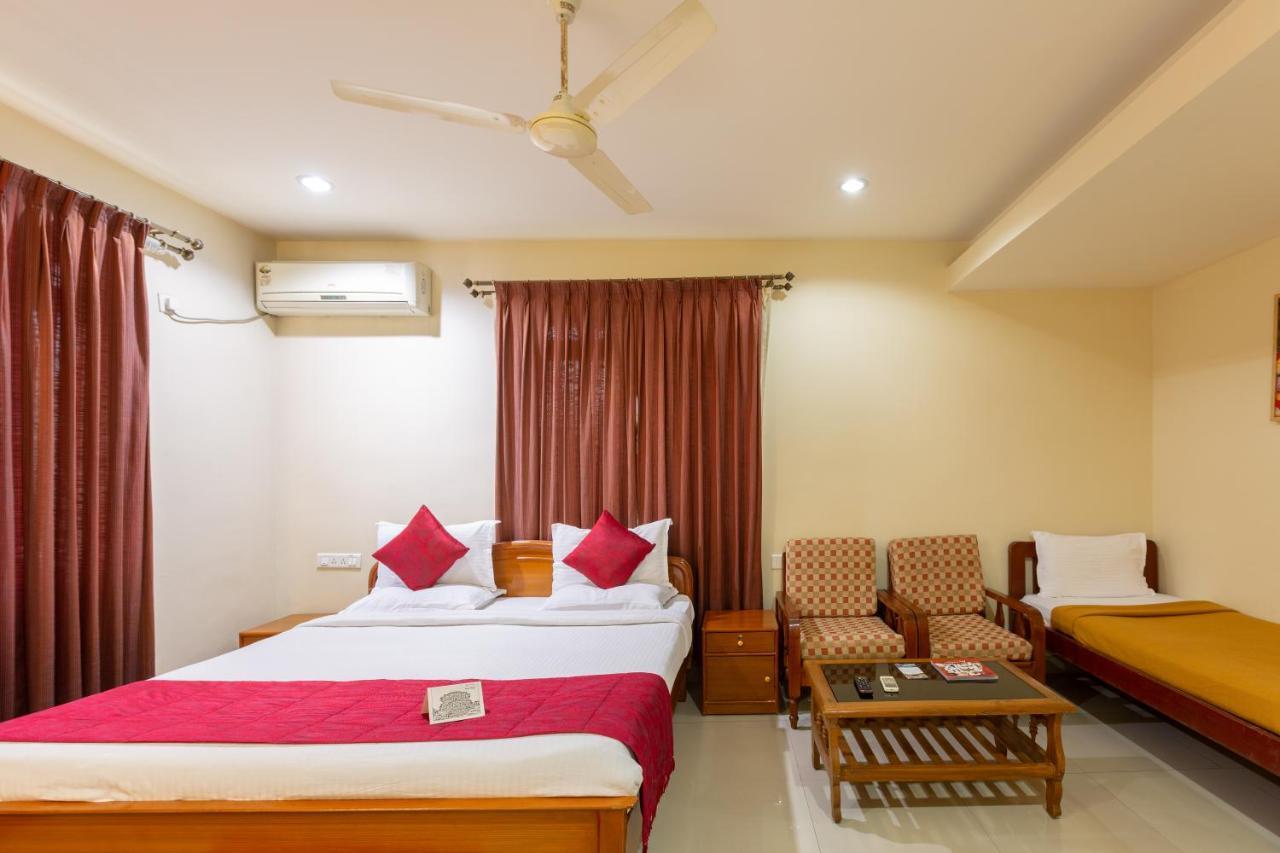 Kstdc Hotel Mayura Velapuri Belur Exterior foto