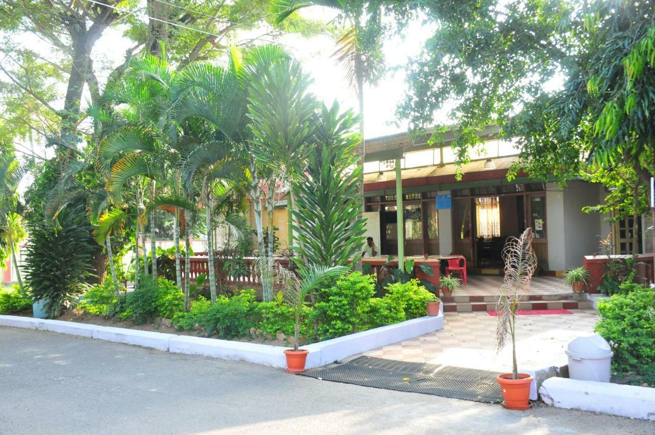 Kstdc Hotel Mayura Velapuri Belur Exterior foto